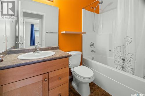 49 2751 Windsor Park Road, Regina, SK - Indoor Photo Showing Bathroom