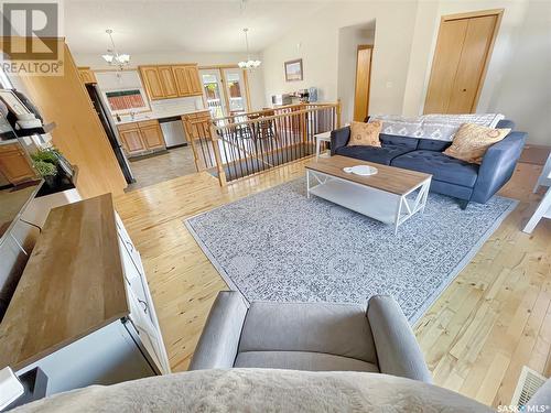 493 4Th Avenue Se, Swift Current, SK - Indoor Photo Showing Living Room