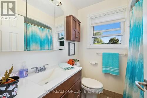 29 First Avenue, Quinte West, ON - Indoor Photo Showing Bathroom