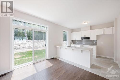 408 Appalachian Circle, Ottawa, ON - Indoor Photo Showing Kitchen