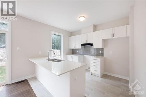 408 Appalachian Circle, Ottawa, ON - Indoor Photo Showing Kitchen With Double Sink