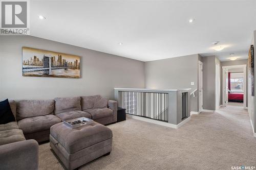 302 Pichler Crescent, Saskatoon, SK - Indoor Photo Showing Living Room