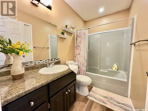 911 Bercovich Crescent, Regina, SK - Indoor Photo Showing Bathroom