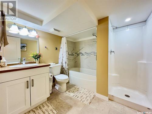 911 Bercovich Crescent, Regina, SK - Indoor Photo Showing Bathroom