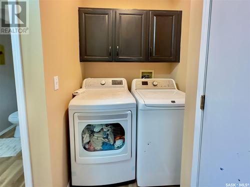 911 Bercovich Crescent, Regina, SK - Indoor Photo Showing Laundry Room