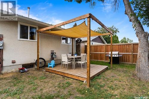 154 Lloyd Crescent, Regina, SK - Outdoor With Exterior