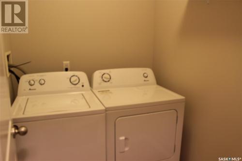 106 Erickson Street, Midale, SK - Indoor Photo Showing Laundry Room