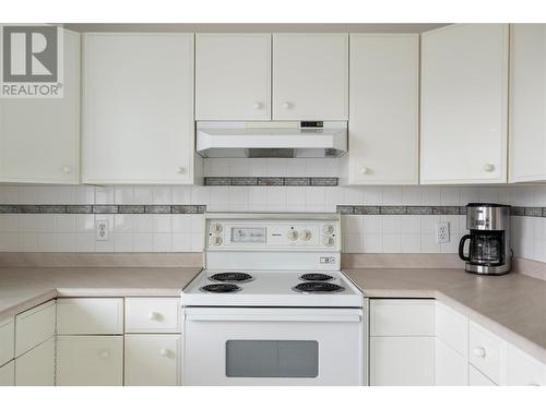 9110 Smith Road, Vernon, BC - Indoor Photo Showing Kitchen