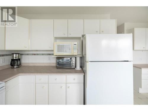 9110 Smith Road, Vernon, BC - Indoor Photo Showing Kitchen