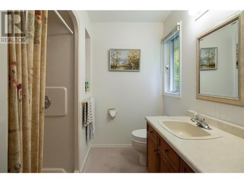 9110 Smith Road, Vernon, BC - Indoor Photo Showing Bathroom