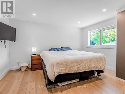 622 Braemore Road, Burlington (Roseland), ON - Indoor Photo Showing Bedroom