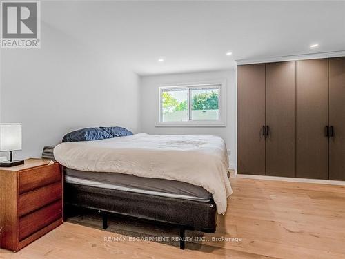 622 Braemore Road, Burlington, ON - Indoor Photo Showing Bedroom