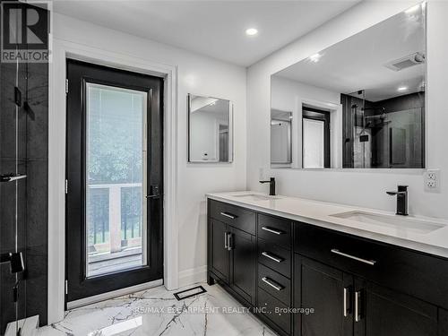 622 Braemore Road, Burlington, ON - Indoor Photo Showing Bathroom