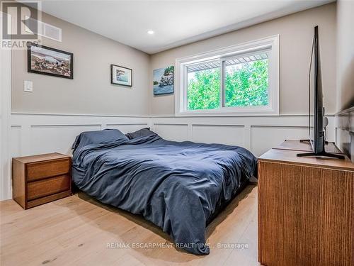 622 Braemore Road, Burlington (Roseland), ON - Indoor Photo Showing Bedroom