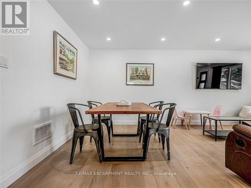 622 Braemore Road, Burlington, ON - Indoor Photo Showing Dining Room