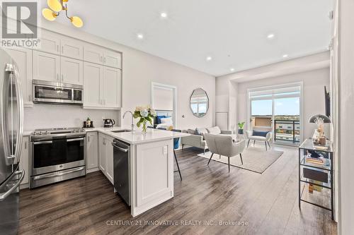 628 - 1105 Leger Way, Milton (Ford), ON - Indoor Photo Showing Kitchen With Stainless Steel Kitchen With Upgraded Kitchen