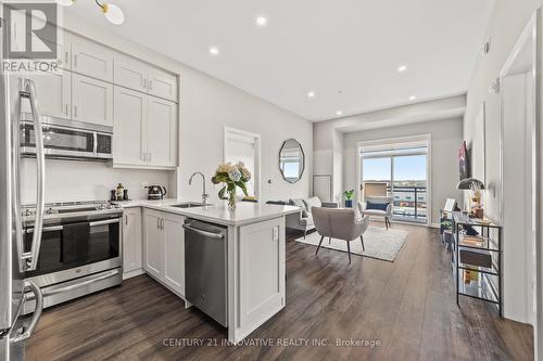 628 - 1105 Leger Way, Milton (Ford), ON - Indoor Photo Showing Kitchen With Stainless Steel Kitchen With Upgraded Kitchen