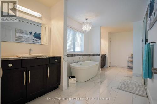 17 Ritchie Drive, East Luther Grand Valley, ON - Indoor Photo Showing Bathroom