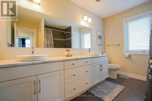 17 Ritchie Drive, East Luther Grand Valley, ON - Indoor Photo Showing Bathroom