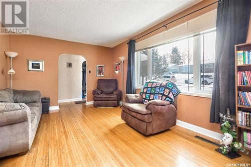 830 20Th Street W, Prince Albert, SK - Indoor Photo Showing Living Room