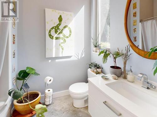 7900 Butler Road, Powell River, BC - Indoor Photo Showing Bathroom