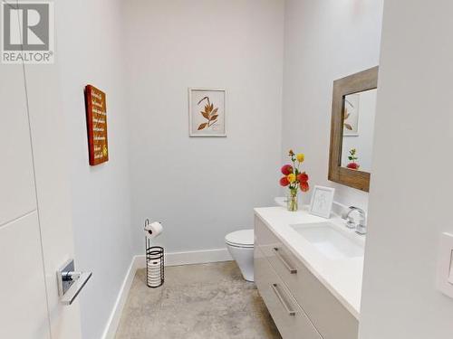 7900 Butler Road, Powell River, BC - Indoor Photo Showing Bathroom