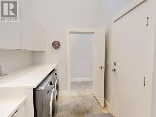 7900 Butler Road, Powell River, BC - Indoor Photo Showing Laundry Room