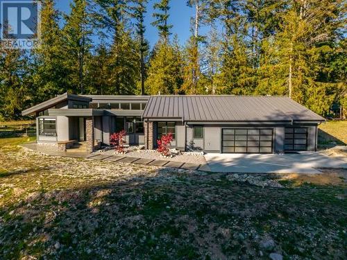 7900 Butler Road, Powell River, BC - Outdoor