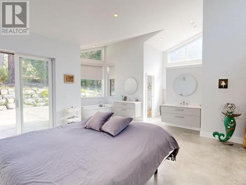 7900 Butler Road, Powell River, BC - Indoor Photo Showing Bedroom