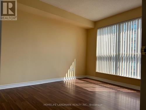 1005 - 7 Lorraine Drive, Toronto, ON - Indoor Photo Showing Other Room