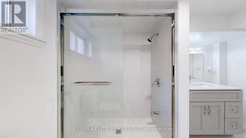 24 Rintella Court, Toronto (Bendale), ON - Indoor Photo Showing Bathroom