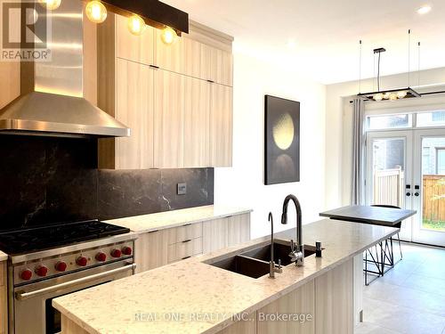 15 Protostar Avenue, Richmond Hill (Observatory), ON - Indoor Photo Showing Kitchen With Double Sink With Upgraded Kitchen