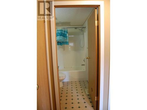 3530 Blewett  Road, Nelson, BC - Indoor Photo Showing Bathroom