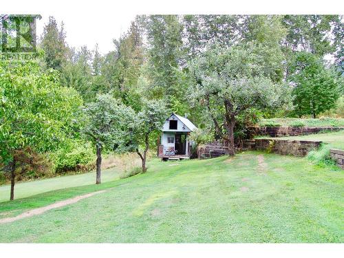 3530 Blewett  Road, Nelson, BC - Outdoor