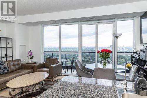 3202 - 5 Valhalla Inn Road, Toronto (Islington-City Centre West), ON - Indoor Photo Showing Living Room