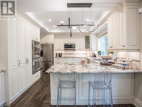 1497 Indian Grove, Mississauga, ON - Indoor Photo Showing Kitchen With Stainless Steel Kitchen With Upgraded Kitchen