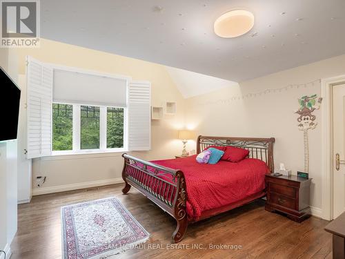 1497 Indian Grove, Mississauga, ON - Indoor Photo Showing Bedroom