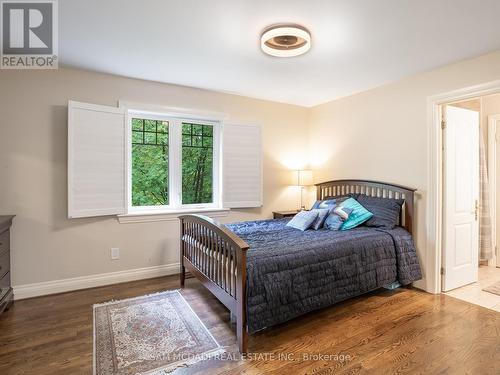 1497 Indian Grove, Mississauga, ON - Indoor Photo Showing Bedroom