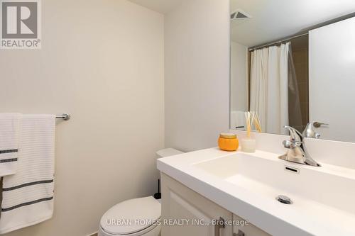 734 - 3091 Dufferin Street, Toronto (Yorkdale-Glen Park), ON - Indoor Photo Showing Bathroom