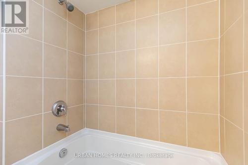 734 - 3091 Dufferin Street, Toronto (Yorkdale-Glen Park), ON - Indoor Photo Showing Bathroom