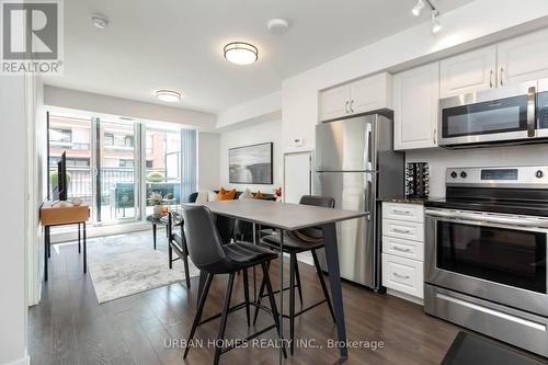 734 - 3091 Dufferin Street, Toronto (Yorkdale-Glen Park), ON - Indoor Photo Showing Kitchen