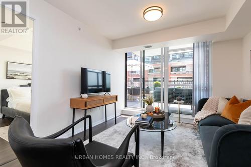 734 - 3091 Dufferin Street, Toronto (Yorkdale-Glen Park), ON - Indoor Photo Showing Living Room With Fireplace