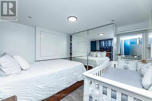 5 Mayall Avenue, Toronto (Downsview-Roding-Cfb), ON - Indoor Photo Showing Bedroom