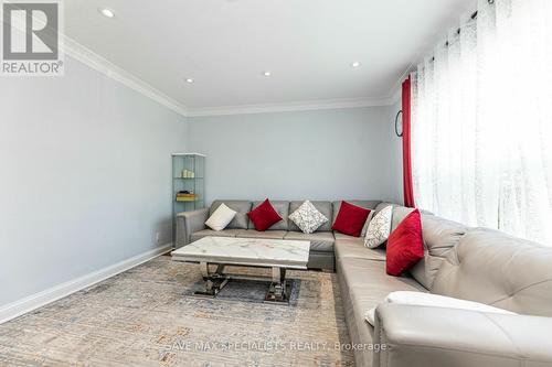 5 Mayall Avenue, Toronto (Downsview-Roding-Cfb), ON - Indoor Photo Showing Living Room