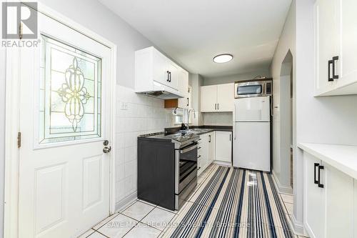 5 Mayall Avenue, Toronto (Downsview-Roding-Cfb), ON - Indoor Photo Showing Kitchen