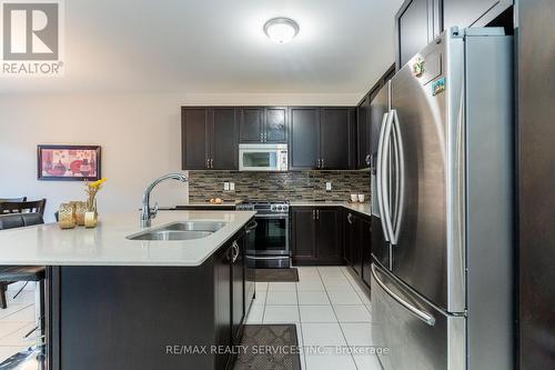 43 Fann Drive, Brampton (Northwest Brampton), ON - Indoor Photo Showing Kitchen With Double Sink With Upgraded Kitchen