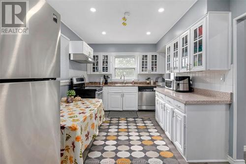 383 Frank Avenue, Windsor, ON - Indoor Photo Showing Kitchen