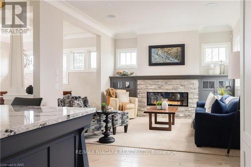 32 Breckenridge Boulevard, St. Catharines, ON - Indoor Photo Showing Living Room With Fireplace