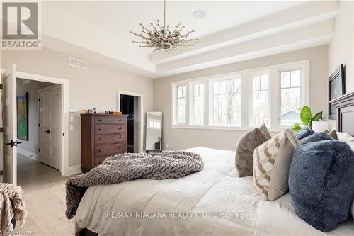 32 Breckenridge Boulevard, St. Catharines, ON - Indoor Photo Showing Bedroom