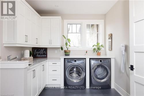 32 Breckenridge Boulevard, St. Catharines, ON - Indoor Photo Showing Laundry Room